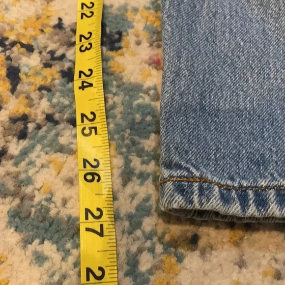 Levi’s 501 tapered button fly jeans Ripped knees Light wash Women’s size 26 - Picture 14 of 15